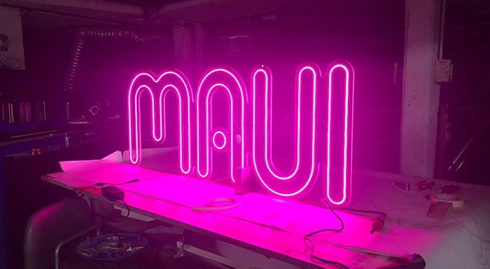 insegne-led-neon-per-negozio-milano